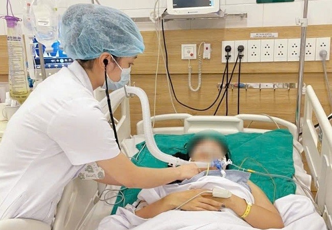 Suy hô hấp, thở máy... vì tiêm botox làm đẹp