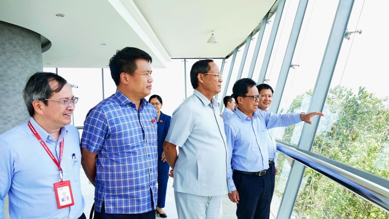 Phó Chủ tịch Quốc hội Trần Quang Phương tiếp xúc cử tri tại Công ty CP Lọc hóa dầu Bình Sơn