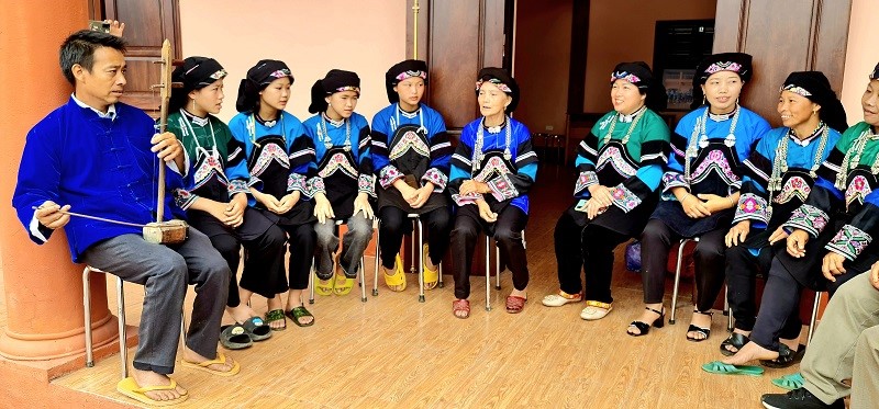 Nghệ nhân tâm huyết gìn giữ văn hóa dân tộc Bố Y