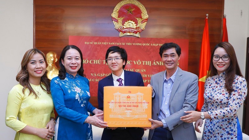 Phó Chủ tịch nước Võ Thị Ánh Xuân làm việc với các tập đoàn kinh tế và gặp gỡ cộng đồng người Việt tại UAE