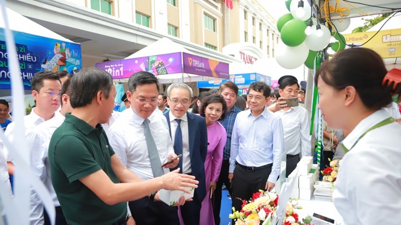 Hà Nội phát động thanh toán không dùng tiền mặt, hướng tới kinh tế số, xã hội số