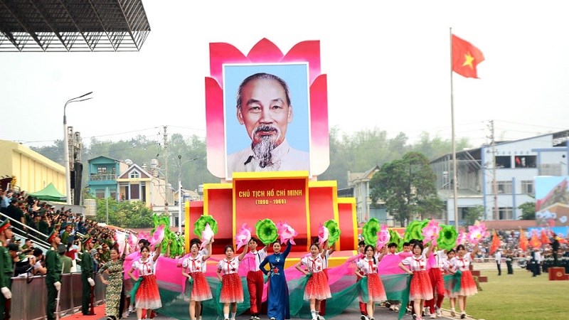 Hợp luyện các lực lượng diễu binh, diễn hành kỷ niệm ngày Chiến thắng Điện Biên Phủ