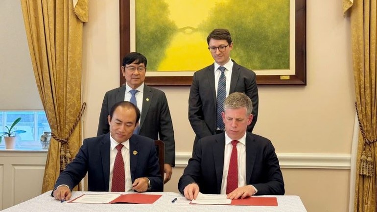 Vietjet và AV AirFinance ký hợp tác 300 triệu USD phát triển đội bay
