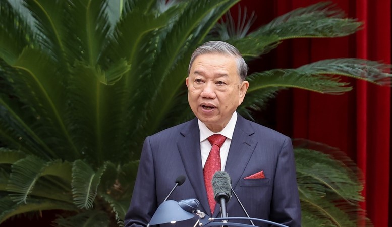 Bế mạc Hội nghị Trung ương 15