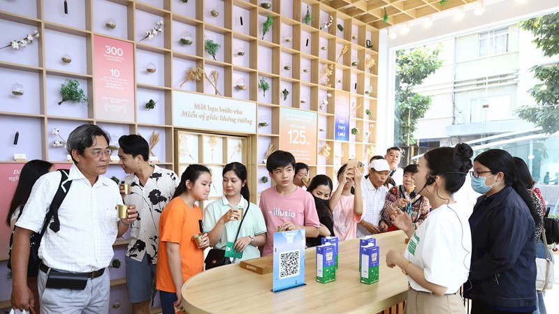 Vinamilk đánh dấu cột mốc quan trọng trong hành trình net zero, cho tương lai xanh bền vững