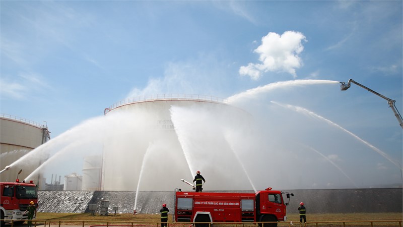 PCCC ở NMLD Dung Quất: Tuân thủ, hiện đại, nhận diện nguy cơ, chủ động phòng ngừa và sẵn sàng ứng phó