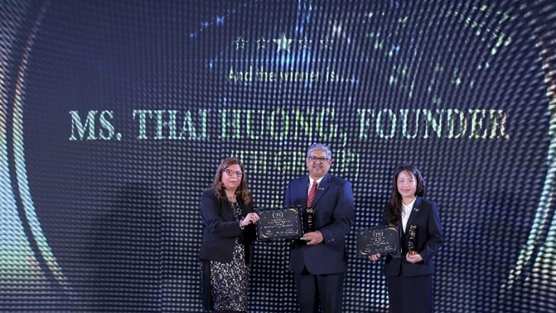 Nữ doanh nhân Việt Nam được trao giải Nhà lãnh đạo có tầm nhìn xuất sắc  