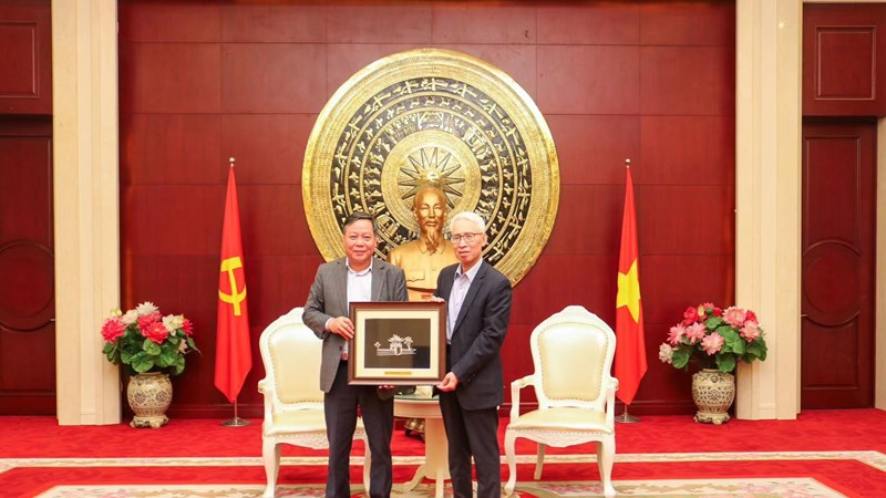 Đoàn đại biểu cấp cao Thành phố Hà Nội thăm, làm việc với Đại sứ quán Việt Nam tại Trung Quốc