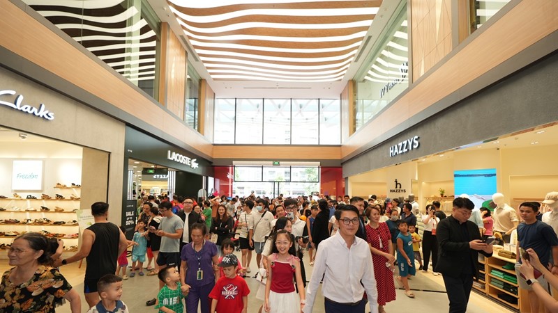 Khai trương Vincom Mega Mall Grand Park tại TP HCM và Vincom Plaza Bắc Giang tại TP Bắc Giang