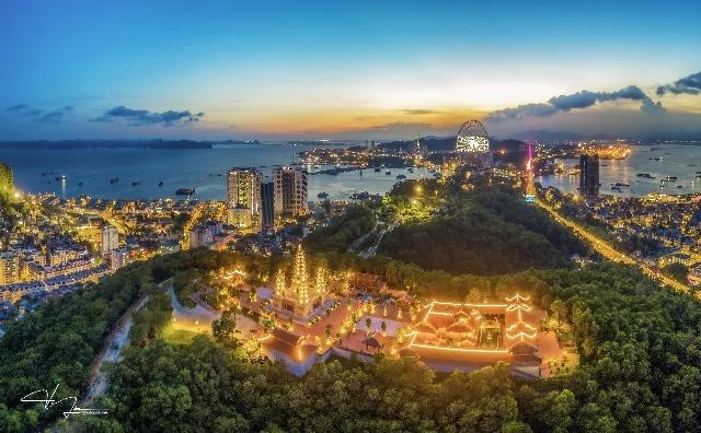 4 tọa độ ngắm Vịnh Hạ Long “tuyệt đối điện ảnh” chưa ai nói cho bạn biết 