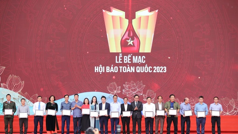 Mỗi sản phẩm báo chí phải thấm đẫm tính nhân văn, lắng đọng giá trị văn hóa dân tộc