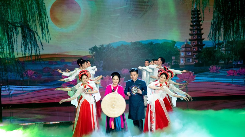 Nhiều người nổi tiếng và gia đình cùng xum vầy trong “Cảm hứng bất tận 2024” 