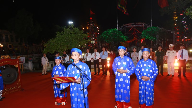 Hàng vạn người dân, du khách về dự khai mạc Lễ hội Bình Đà Xuân Giáp Thìn 