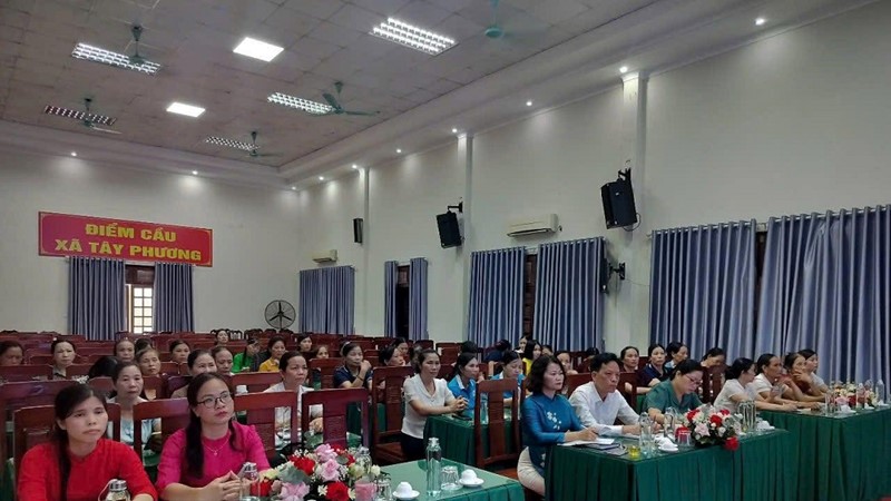 Hội LHPN xã Tây Phương tiếp tục đẩy mạnh nâng cao nhận thức về mô hình chính quyền hai cấp 