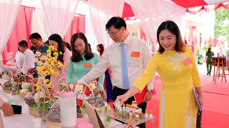 Quảng Bị trưng bày sản phẩm truyền thống và OCOP chào mừng Đại hội Đảng bộ xã lần I
