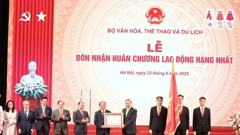 Tổng Bí thư Tô Lâm: “Văn hóa xây nên dáng hình của dân tộc”