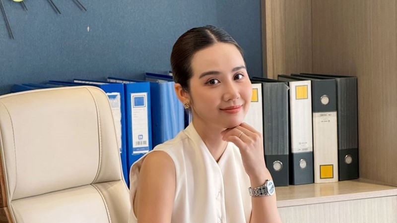 Phan Minh Huyền đẹp từng centimet trong “Cách em 1 milimet” 