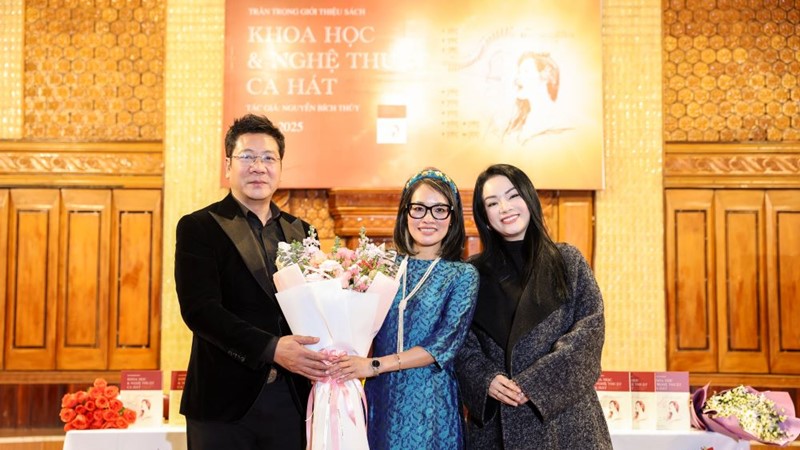 Giảng viên thanh nhạc, nghệ sĩ Opera Bích Thủy ra mắt sách quý về sư phạm thanh nhạc ở Việt Nam 