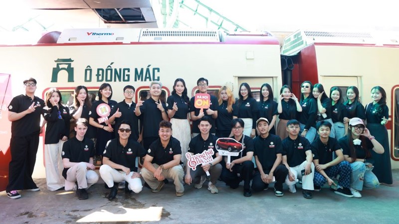 Thí sinh “Tiếng hát Hà Nội 2025” trải nghiệm hành trình văn hóa độc đáo Thăng Long – Kinh Bắc 