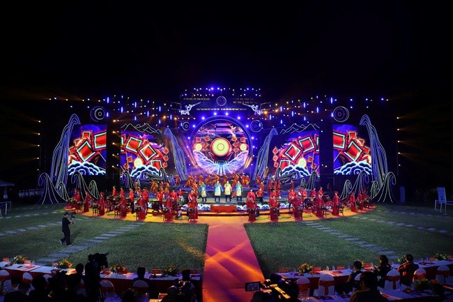 Khai mạc Tuần Đại đoàn kết các dân tộc - Di sản Văn hóa Việt Nam: Đoàn kết một lòng – Hướng về Miền Trung