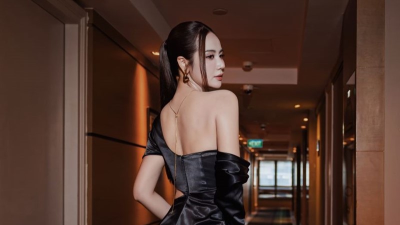 Phan Minh Huyền đẹp từng milimet khi diện đồ dạ hội 