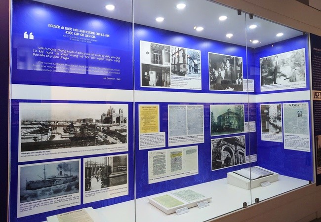  Trưng bày chuyên đề "Dấu chân Hồ Chí Minh trên quê hương Cách mạng tháng Mười"