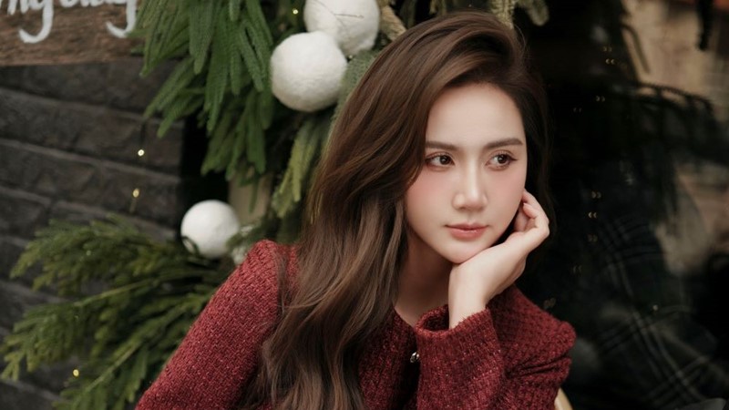 Nàng thơ Noel Phan Minh Huyền được khán giả nức nở khen đẹp như AI