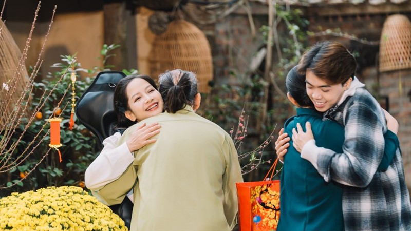 Nghệ sĩ Tỳ bà Vũ Diệu Thảo lan tỏa thông điệp sum vầy, bình an dịp Tết trong MV “Tết bình an bên nhau”