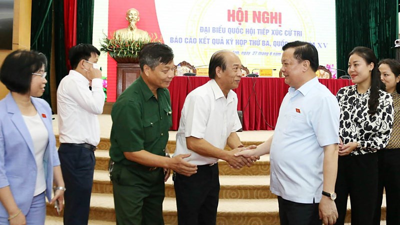 Bí thư Thành ủy Hà Nội tiếp xúc với cử tri huyện Đông Anh và hai quận Hoàn Kiếm, Long Biên 