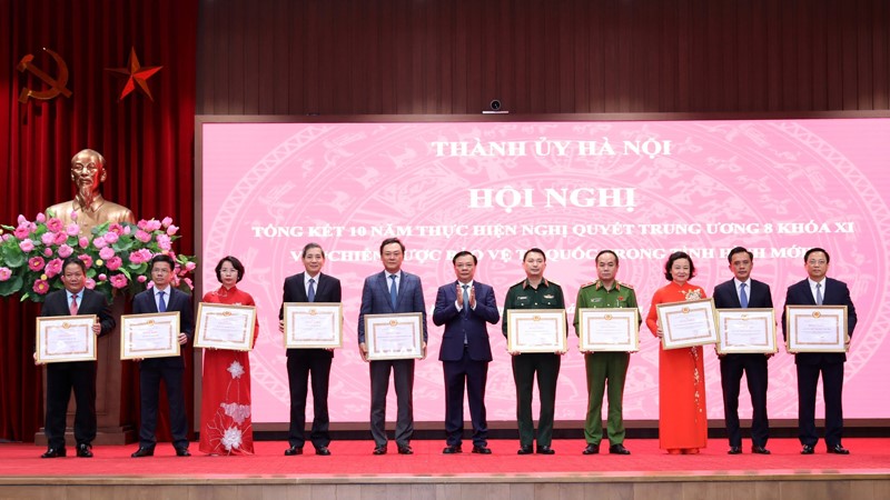 Nhiều tập thể, cá nhân có thành tích xuất sắc thực hiện “Chiến lược bảo vệ Tổ quốc trong tình hình mới”