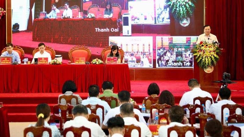 Bí thư Thành ủy Đinh Tiến Dũng giải đáp những vấn đề "nóng" cử tri quan tâm