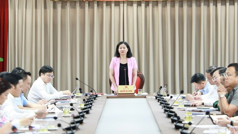 Bảo đảm đủ nguồn hàng hóa phục vụ nhân dân và giữ bình ổn giá trong dịp lễ, Tết 