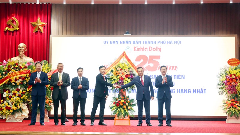 Báo Kinh tế & Đô thị đón nhận Huân chương Lao động hạng Nhất và kỷ niệm 25 năm Ngày xuất bản số báo đầu tiên