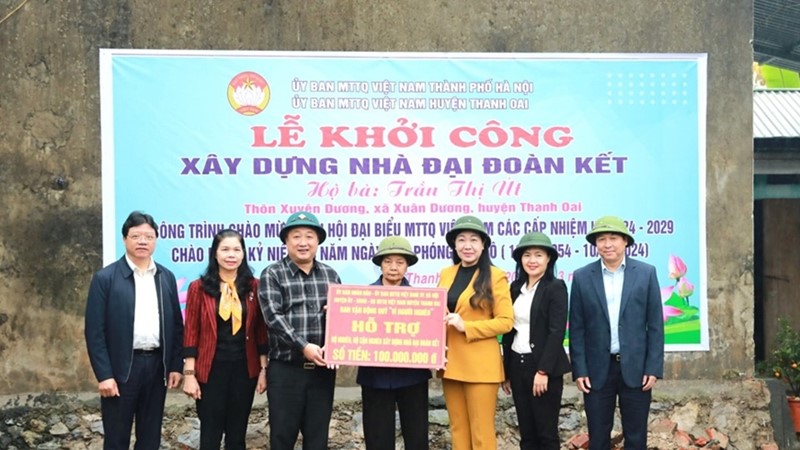 Hà Nội đồng loạt khởi công xây dựng, sửa chữa nhà ở cho hộ nghèo, hộ cận nghèo thuộc 15 huyện, thị xã 