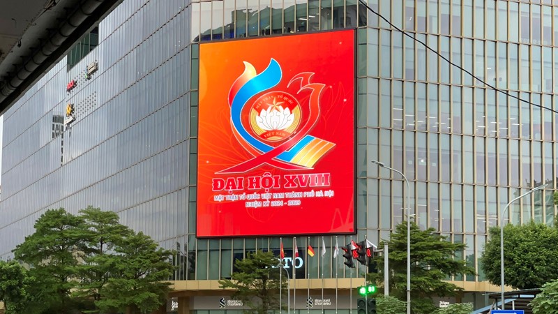 Hà Nội: Tưng bừng băng rôn, baner chào mừng Đại hội đại biểu MTTQ Việt Nam TP Hà Nội lần thứ XVIII