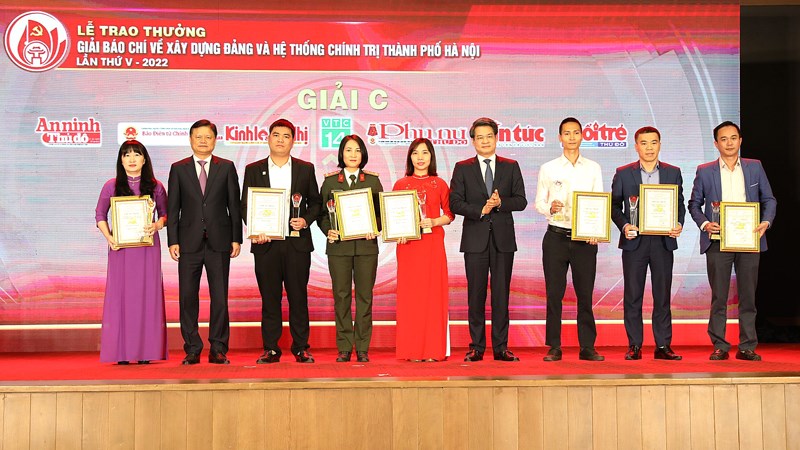Báo Phụ nữ Thủ đô 3 năm liên tục đoạt giải Báo chí về xây dựng Đảng và hệ thống chính trị của thành phố Hà Nội 