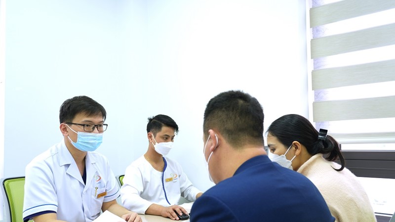 Lấy vợ không sinh được con mới biết bị tinh hoàn ẩn