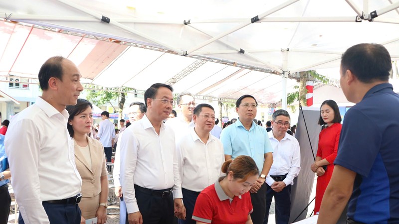 Xã Tiến Thắng tổ chức phiên giao dịch việc làm lưu động