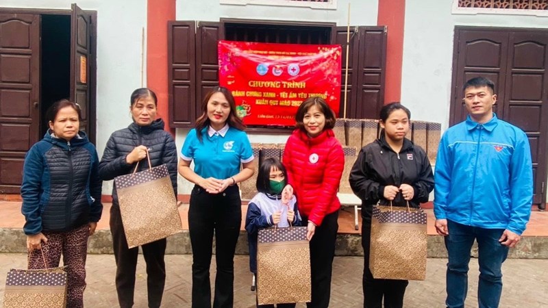 Hội LHPN phường Liễu Giai, quận Ba Đình: Thiết thực chăm lo cho hội viên dịp Tết nguyên đán