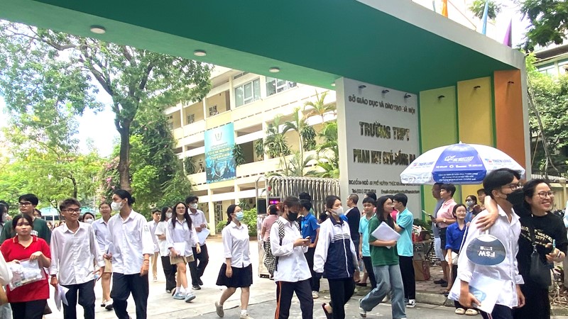 Hà Nội: Một thí sinh nhập viện sau khi kết thúc bài thi tổ hợp sáng 28/6