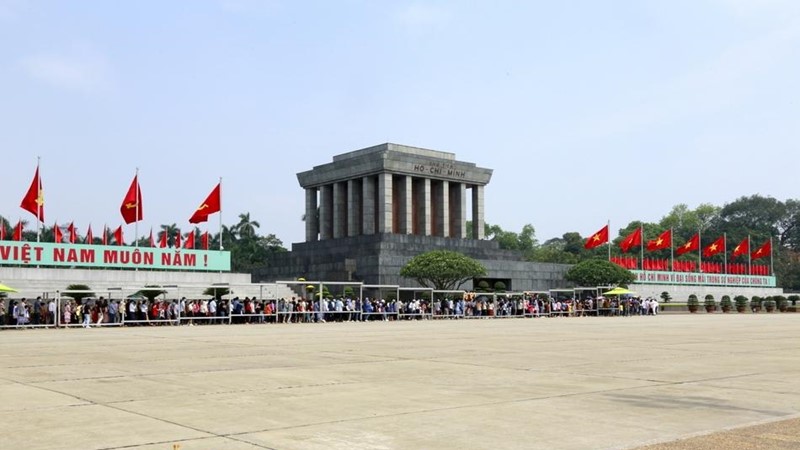Hơn 52 nghìn lượt khách vào Lăng viếng Chủ tịch Hồ Chí Minh trong 3 ngày nghỉ lễ