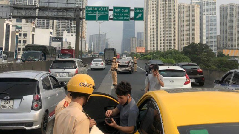 Nhanh chóng giải quyết va chạm trên đường Vành đai 3