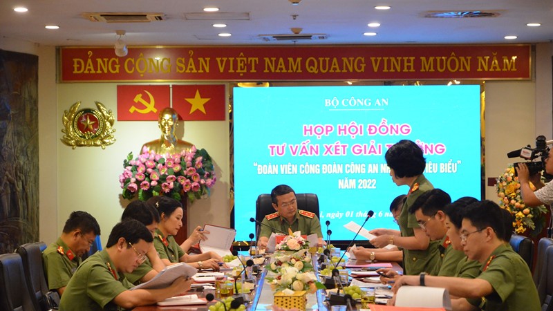  Tổ chức họp Hội đồng tư vấn xét giải thưởng “Đoàn viên Công đoàn Công an nhân dân tiêu biểu”