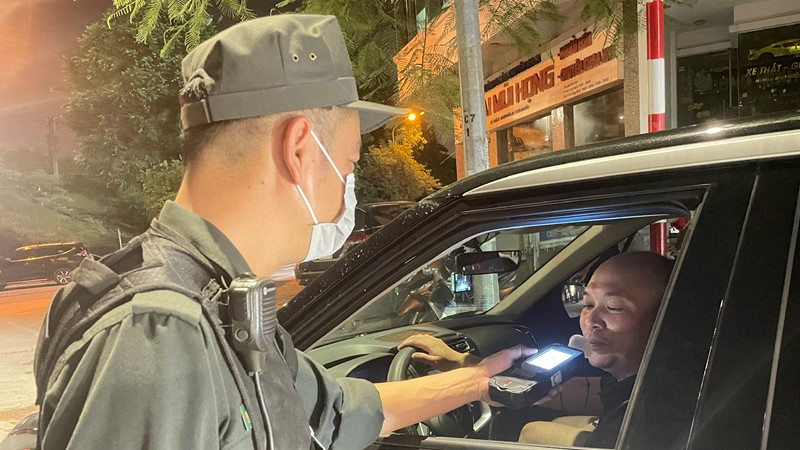 Ngăn chặn “Ma men” đằng sau tay lái 