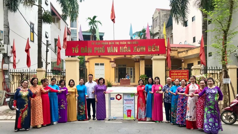 Ra mắt mô hình 5 có 3 sạch, mô hình Trạm rác văn minh  trên địa bàn Thị trấn Văn Điển