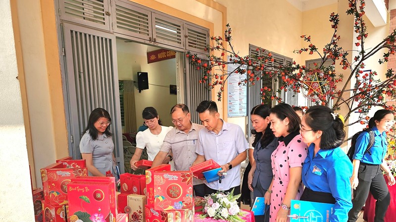 Gìn giữ tinh hoa bánh trung thu cổ truyền qua Liên hoan Bàn tay vàng Làng nghề truyền thống năm 2023