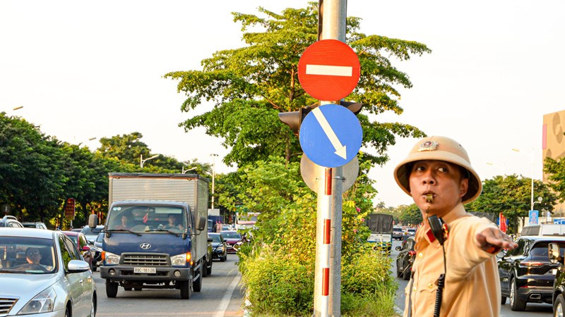 Tổ chức giao thông khu vực nút giao Cổ Linh – Đàm Quang Trung trên địa bàn Quận Long Biên
