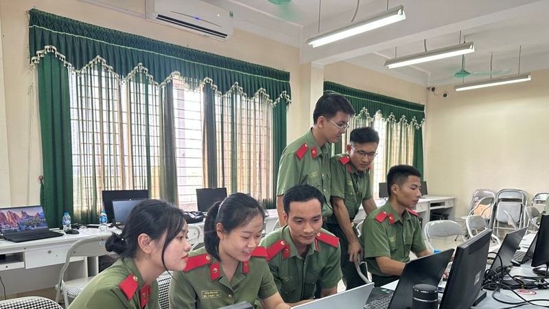 Tăng cường ứng dụng công nghệ thông tin trong công tác quản lý, đấu tranh  