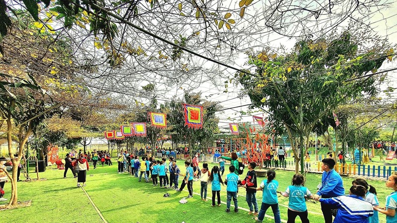 Doanh nhân Nguyễn Thị Thanh Hằng hướng tới xu hướng tiêu dùng xanh từ mô hình kinh tế trang trại Hải Đăng, xã Yên Mỹ.