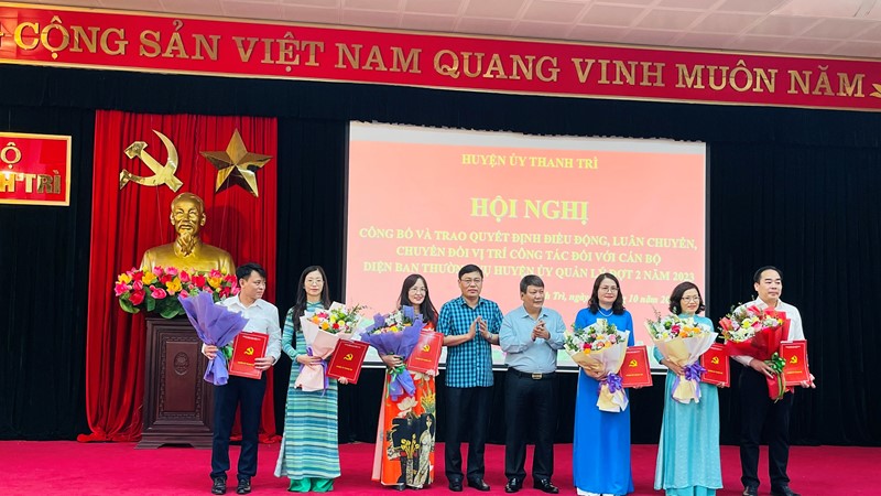 Công bố quyết định điều động, luân chuyển, chuyển đổi vị trí công tác đợt II/2023